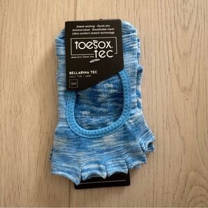 NWT Toesox Bellarina half toe grip socks. In elevate